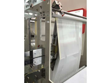 <span class=new-btn>CW-1000PG OR Automatic Bags on Roll Making Machine (Bags with Ribbon) </span>
