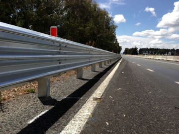 Thrie Beam Guardrail